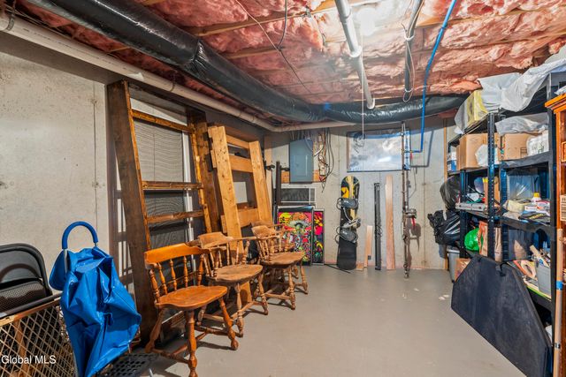 4 Queen Diana Lane, Queensbury, NY 12804