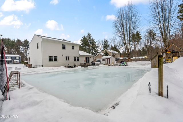 4 Queen Diana Lane, Queensbury, NY 12804