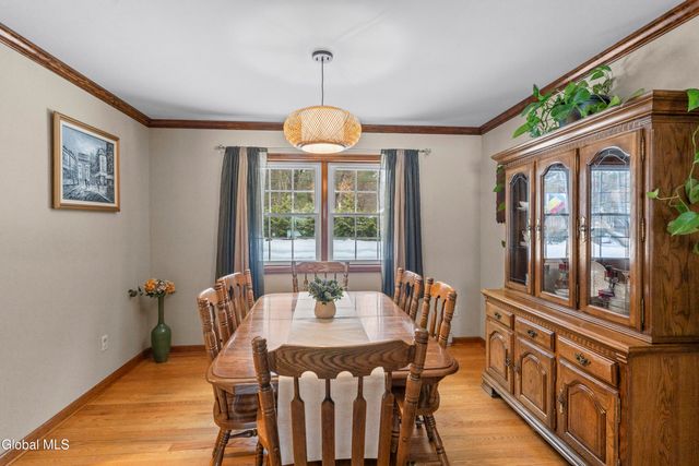 4 Queen Diana Lane, Queensbury, NY 12804