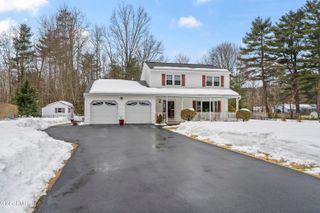 4 Queen Diana Lane, Queensbury, NY 12804