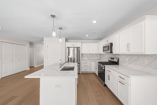 4742 Kennedy Avenue, East Chicago, IN 46312