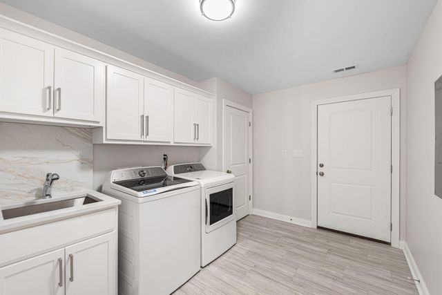 4742 Kennedy Avenue, East Chicago, IN 46312