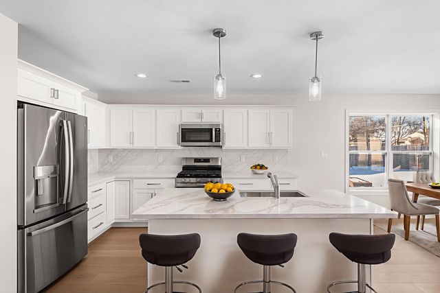 4742 Kennedy Avenue, East Chicago, IN 46312