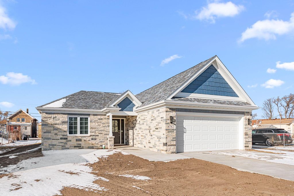 4742 Kennedy Avenue, East Chicago, IN 46312