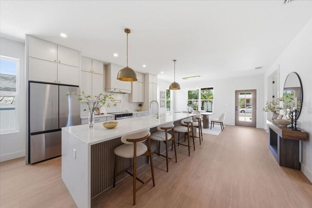 5130 DARTMOUTH AVENUE N, St Petersburg, FL 33710