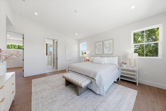 5130 DARTMOUTH AVENUE N, St Petersburg, FL 33710