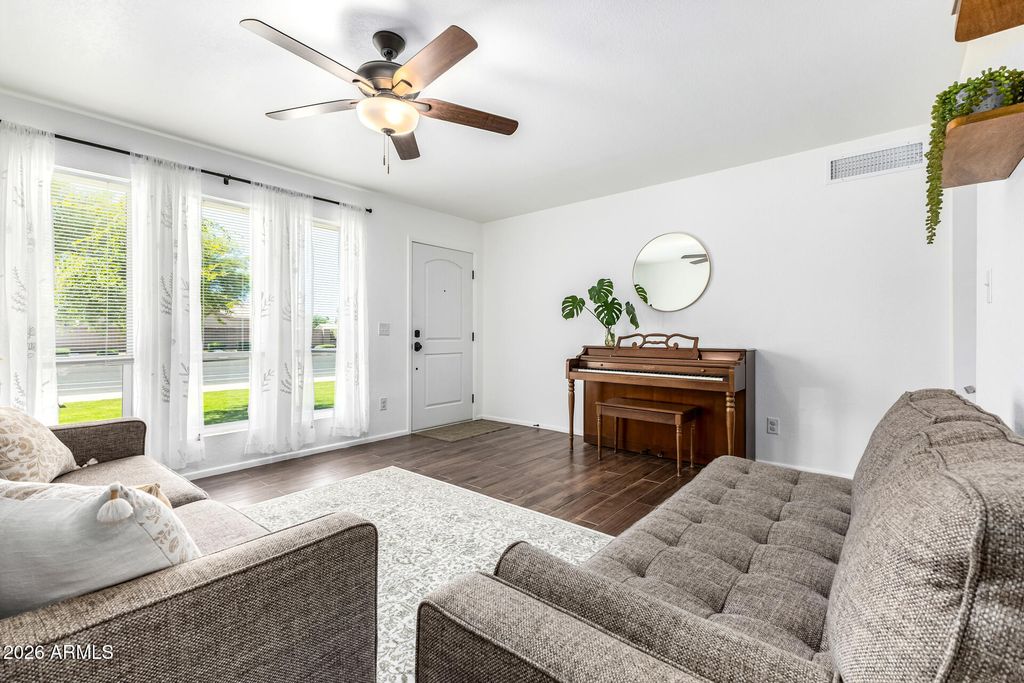 Image 10 of property listing at 21 S NEELY Street, Gilbert, AZ 85233