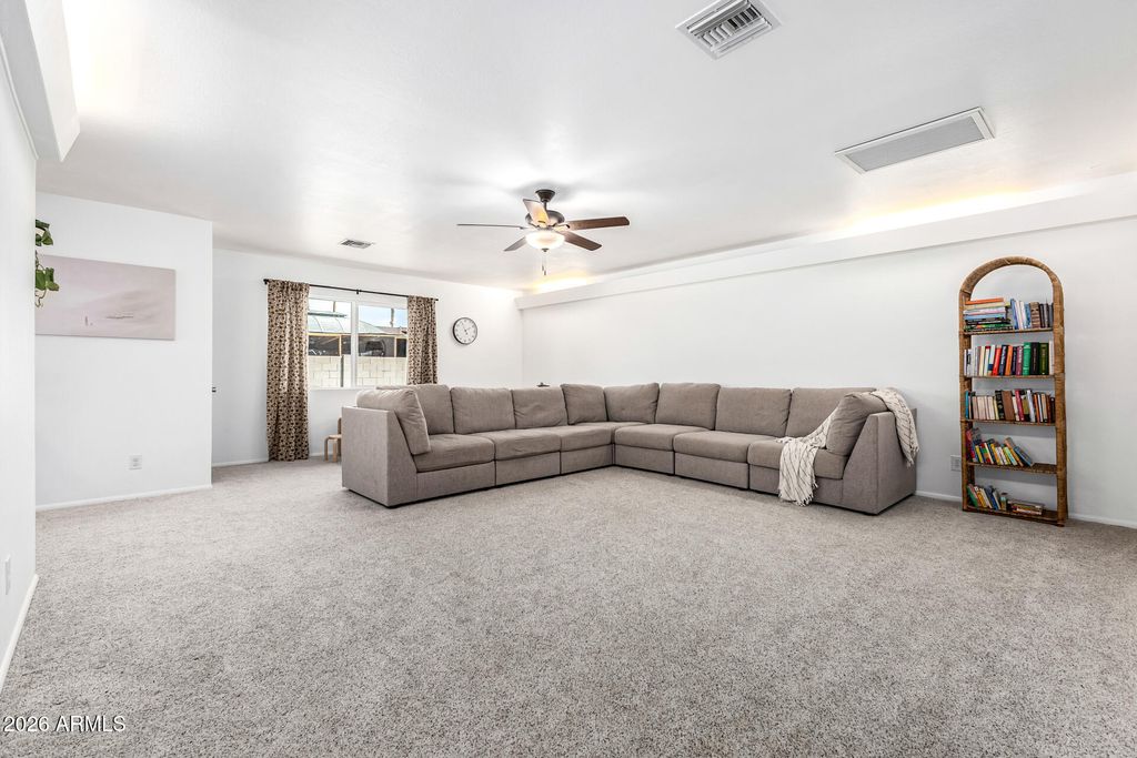 Image 11 of property listing at 21 S NEELY Street, Gilbert, AZ 85233