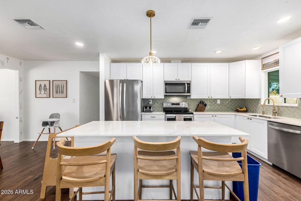 Image 5 of property listing at 21 S NEELY Street, Gilbert, AZ 85233