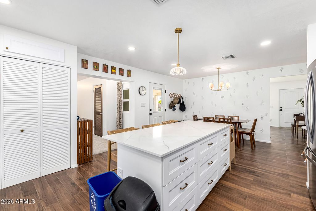 Image 6 of property listing at 21 S NEELY Street, Gilbert, AZ 85233