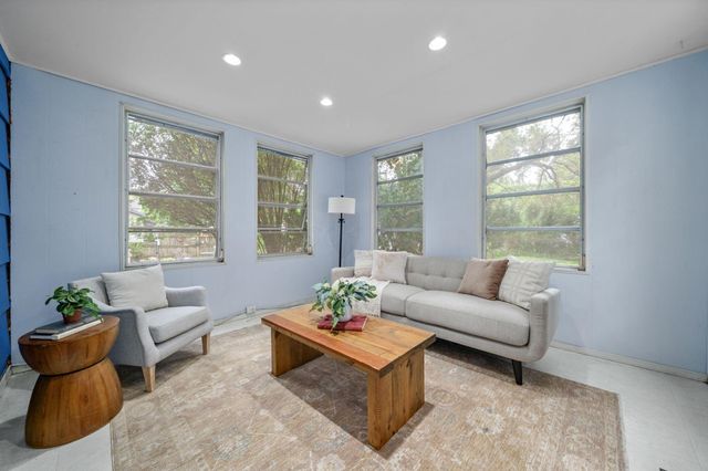525 Northview Drive, Columbus, OH 43209