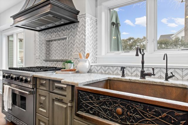 135 W Lake Street, Barrington, IL 60010