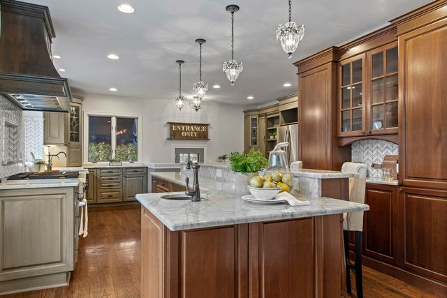 135 W Lake Street, Barrington, IL 60010