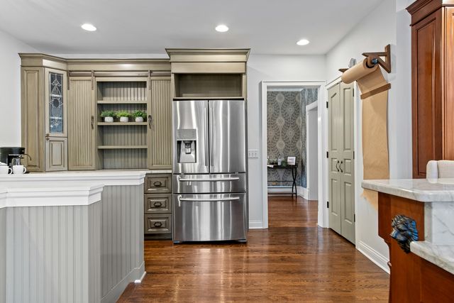 135 W Lake Street, Barrington, IL 60010