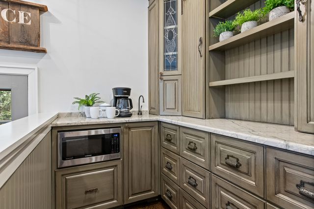 135 W Lake Street, Barrington, IL 60010