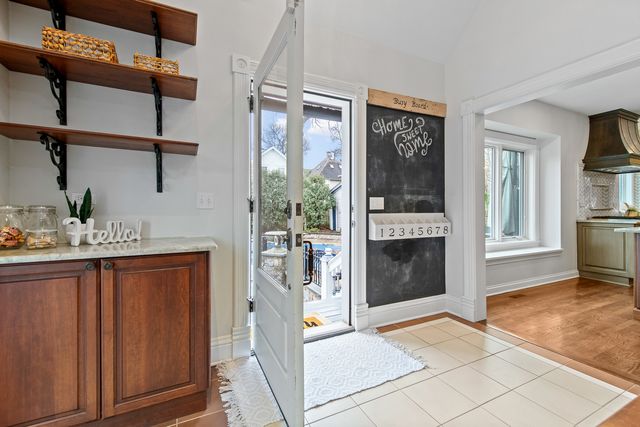 135 W Lake Street, Barrington, IL 60010