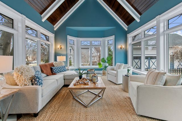 135 W Lake Street, Barrington, IL 60010