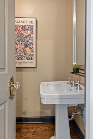 135 W Lake Street, Barrington, IL 60010