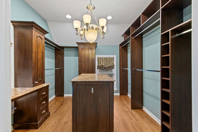 135 W Lake Street, Barrington, IL 60010