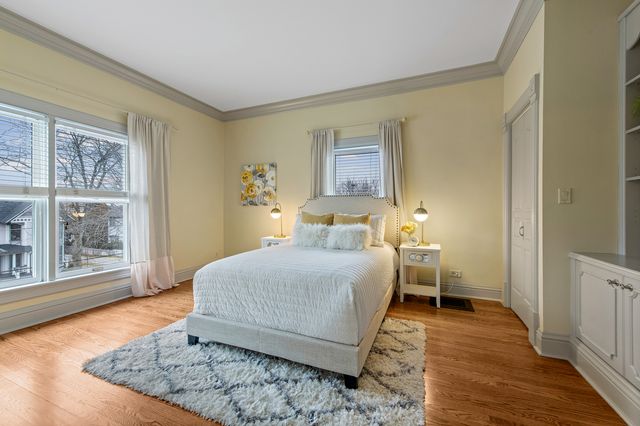 135 W Lake Street, Barrington, IL 60010