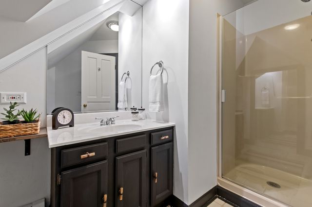 135 W Lake Street, Barrington, IL 60010