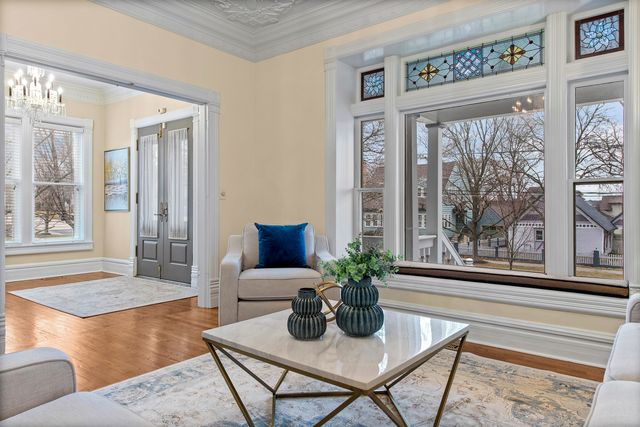 135 W Lake Street, Barrington, IL 60010