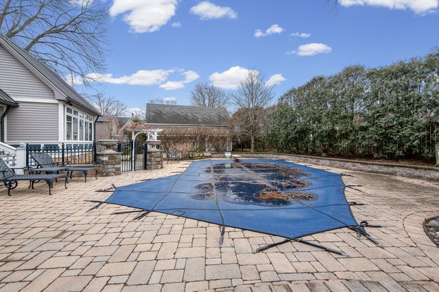 135 W Lake Street, Barrington, IL 60010