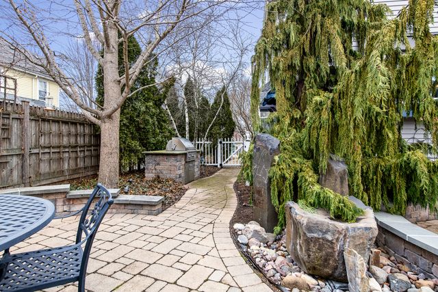 135 W Lake Street, Barrington, IL 60010