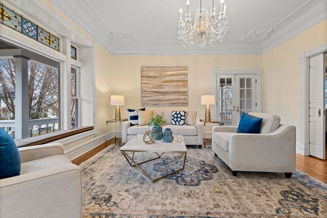 135 W Lake Street, Barrington, IL 60010