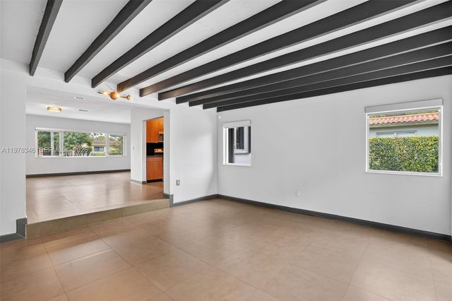 425 NE 114th St 0, Miami, FL 33161