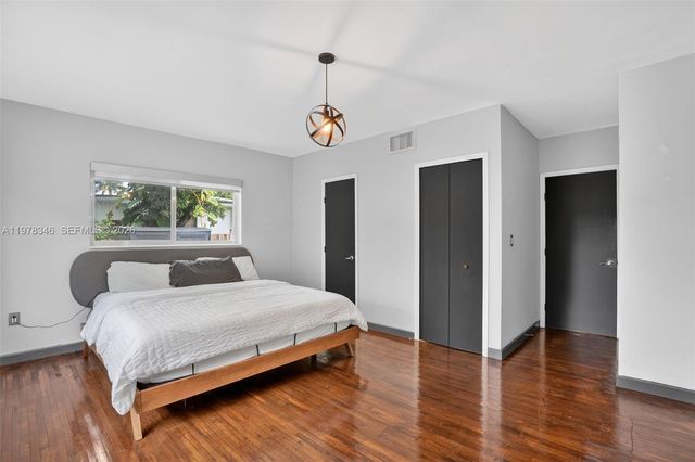 425 NE 114th St 0, Miami, FL 33161