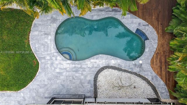 425 NE 114th St 0, Miami, FL 33161