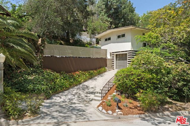 1730 La Loma Road, Pasadena, CA 91105