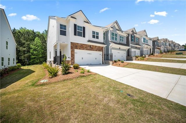 6710 Corryton Street, Flowery Branch, GA 30542