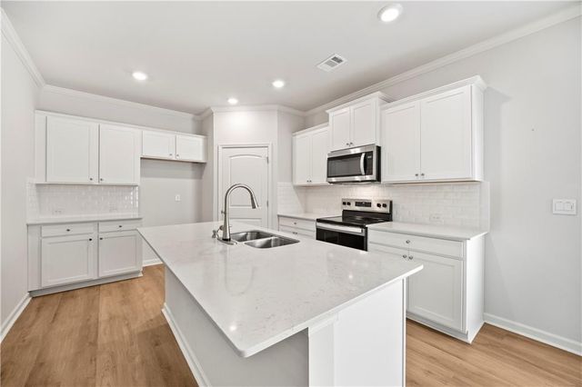 6710 Corryton Street, Flowery Branch, GA 30542