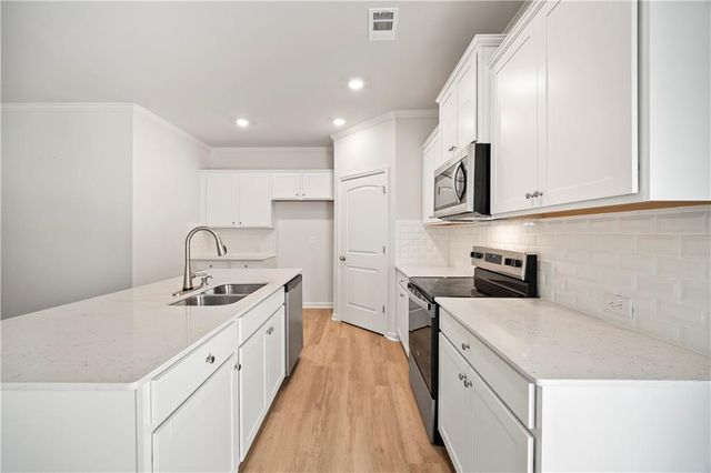 6710 Corryton Street, Flowery Branch, GA 30542