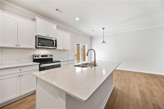 6710 Corryton Street, Flowery Branch, GA 30542