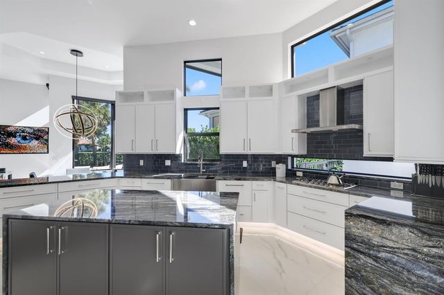 15934 Laurel Creek Drive, Delray Beach, FL 33446