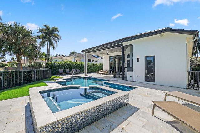 15934 Laurel Creek Drive, Delray Beach, FL 33446