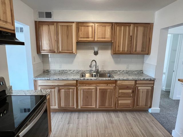 1711 7th St, Greeley, CO 80631