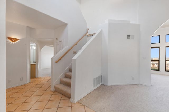1605 Camino De La Sierra NE, Albuquerque, NM 87112