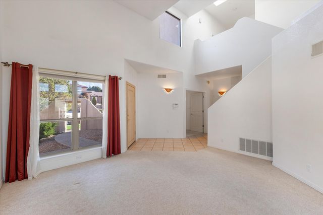 1605 Camino De La Sierra NE, Albuquerque, NM 87112