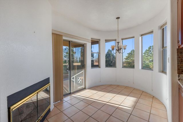 1605 Camino De La Sierra NE, Albuquerque, NM 87112