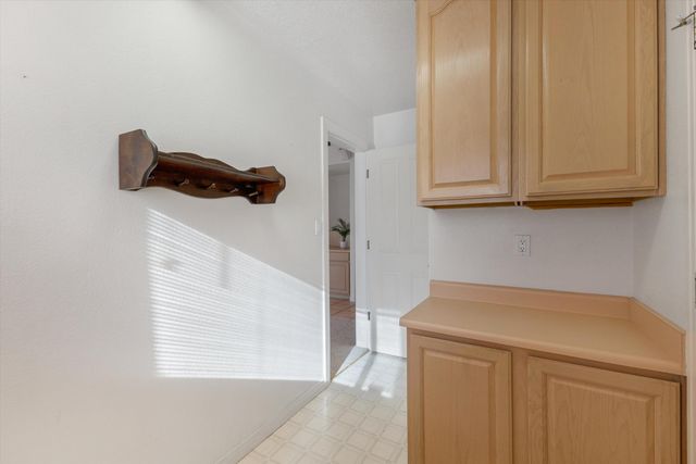 1605 Camino De La Sierra NE, Albuquerque, NM 87112