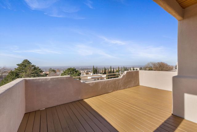 1605 Camino De La Sierra NE, Albuquerque, NM 87112