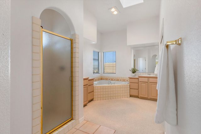 1605 Camino De La Sierra NE, Albuquerque, NM 87112