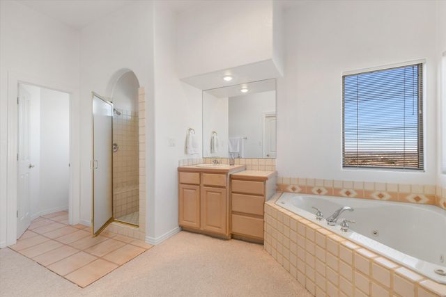 1605 Camino De La Sierra NE, Albuquerque, NM 87112