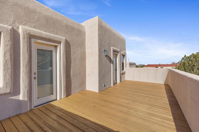 1605 Camino De La Sierra NE, Albuquerque, NM 87112