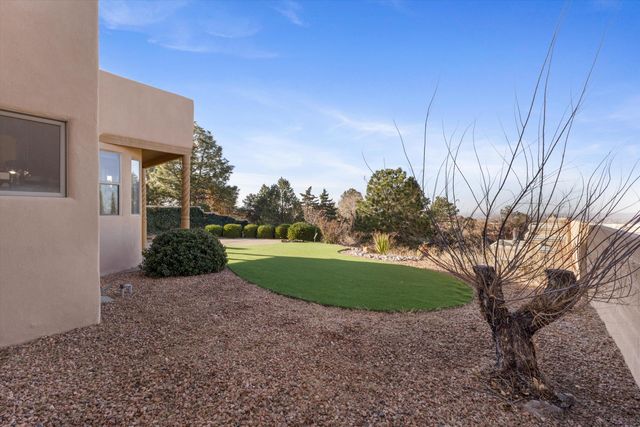 1605 Camino De La Sierra NE, Albuquerque, NM 87112