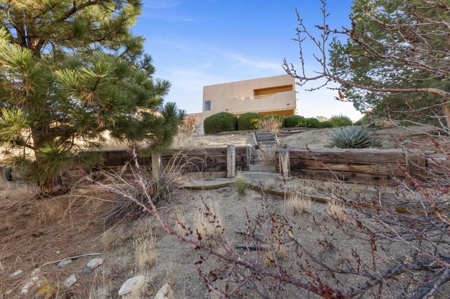 1605 Camino De La Sierra NE, Albuquerque, NM 87112